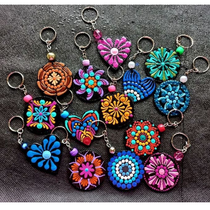 Chaveiro Olho Grego e Mandala, kit com 4 chaveiros, feito à mão, na técnica do Pontilhismo. MDF.