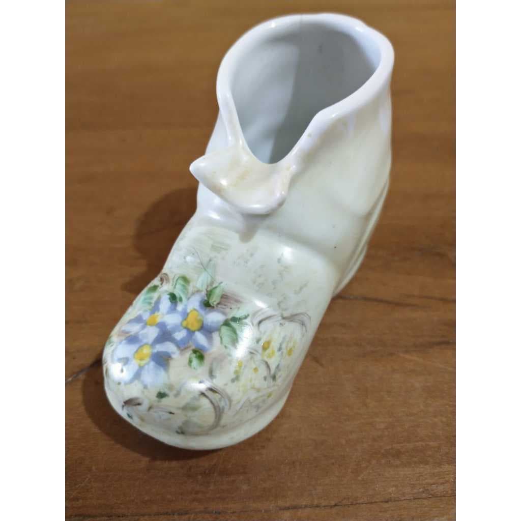 Bibelô Bota em porcelana, Pintura a mão, Década 80, USADO, CONSERVADO, LER ANÚNCIO ABAIXO, Acervo