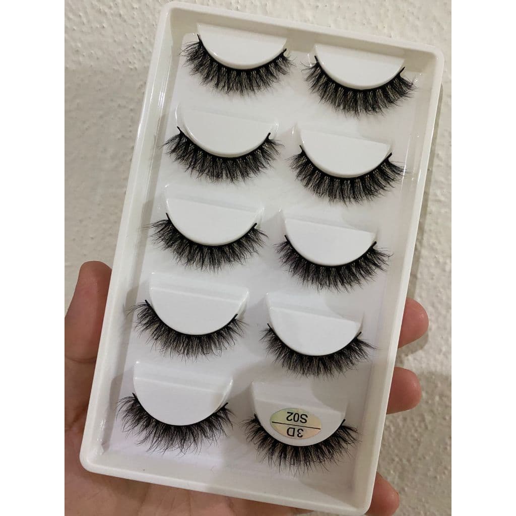 Cartela com 5 Pares de Cílios Postiços 3D S02 efeito volumoso cerdas curtas