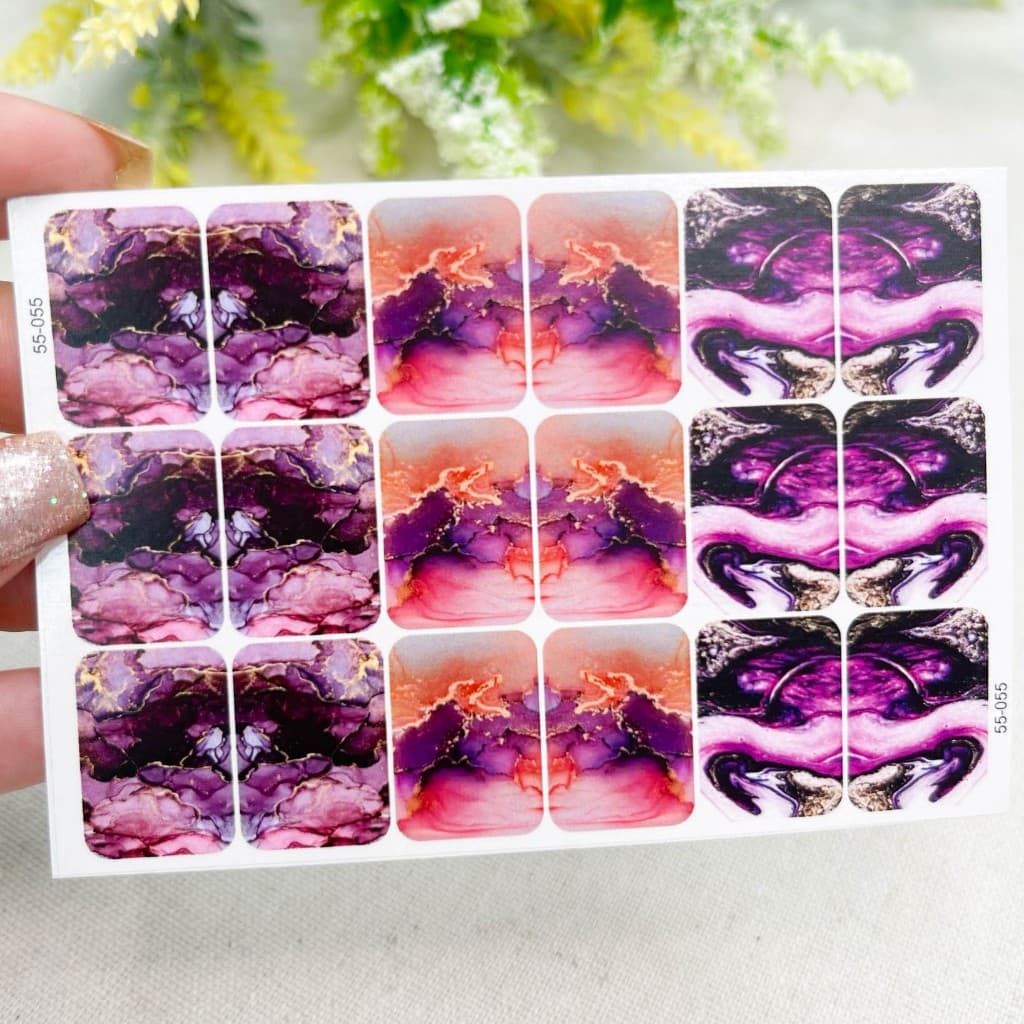 Adesivos de unhas marmorizado roxo e bordô Adesivs,películas,unhas,nails art,unhas decoradas,decoração de unha,unha delicada,cartela de unha,Queyti películas para unhas,não é adesivo 3d,não é artesanal