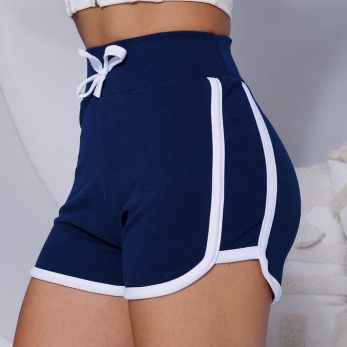 Shorts Curto Feminino Detalhe Branco nas Laterais Malha Crepe com elastano Estica
