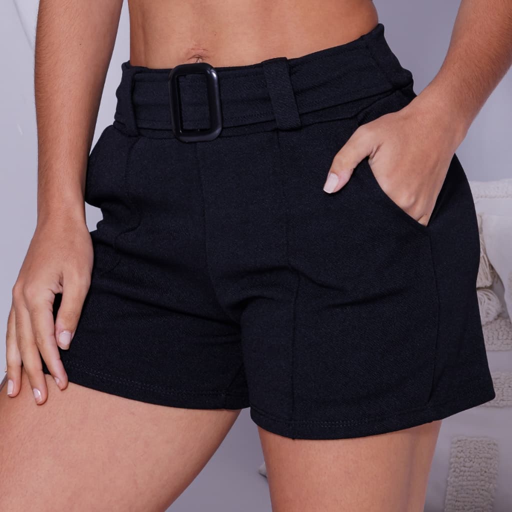 Shorts Feminino Fivela Curto Cintura Alta Malha Crepe possui Bolso Elastano bermuda detalhe frontal