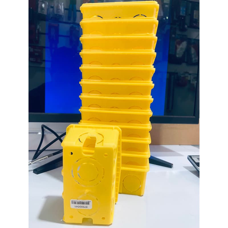 Caixa De Tomada Embutir Reforçada 4x2 P/Tomada e Interruptor Tramontina Amarela Retangular Kit