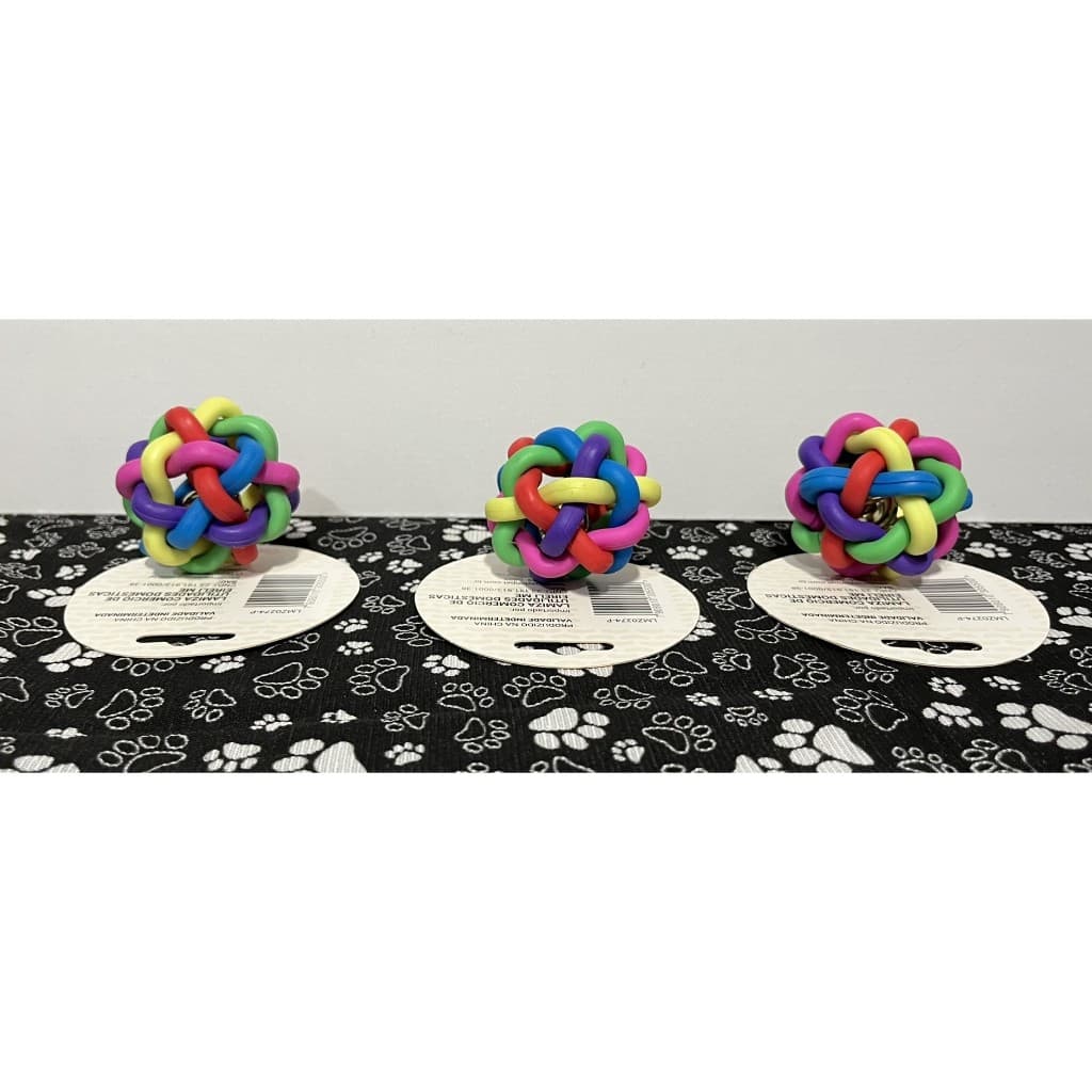 BOLINHA NOVELO COLORIDA COM GUIZO - BRINQUEDO PARA CÃES E GATOS