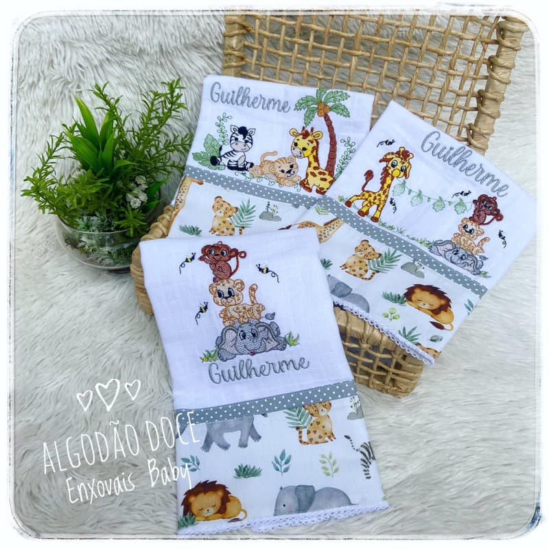 kit de fraldas com 1 fralda de ombro e 2 fraldas de boca personalizado