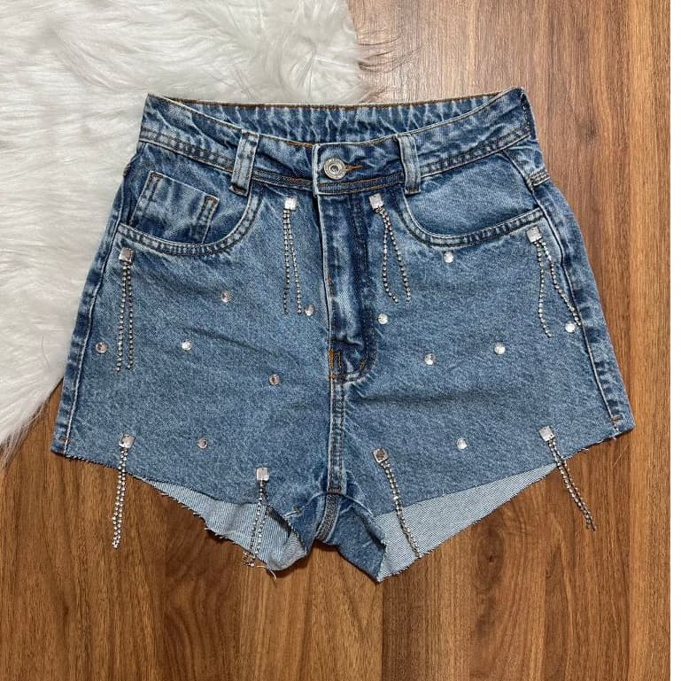 Short Jeans cintura alta com pedras brilhantes de corrente feminino