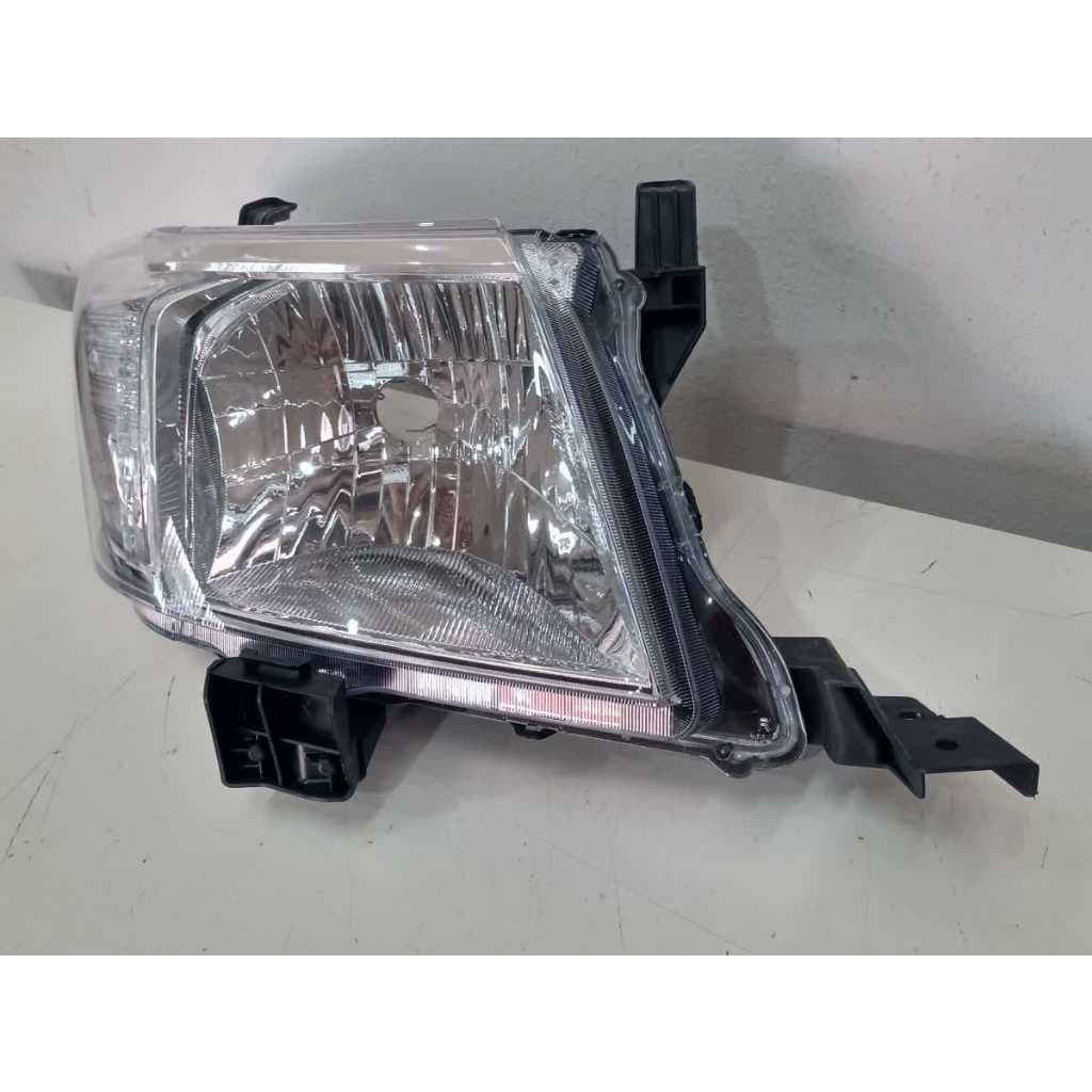 Farol Direito Toyota Hilux 2012/2015 811300k450