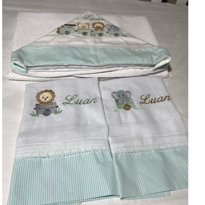 kit toalha capuz + toalha fralda + fralda passeio PERSONALIZADA