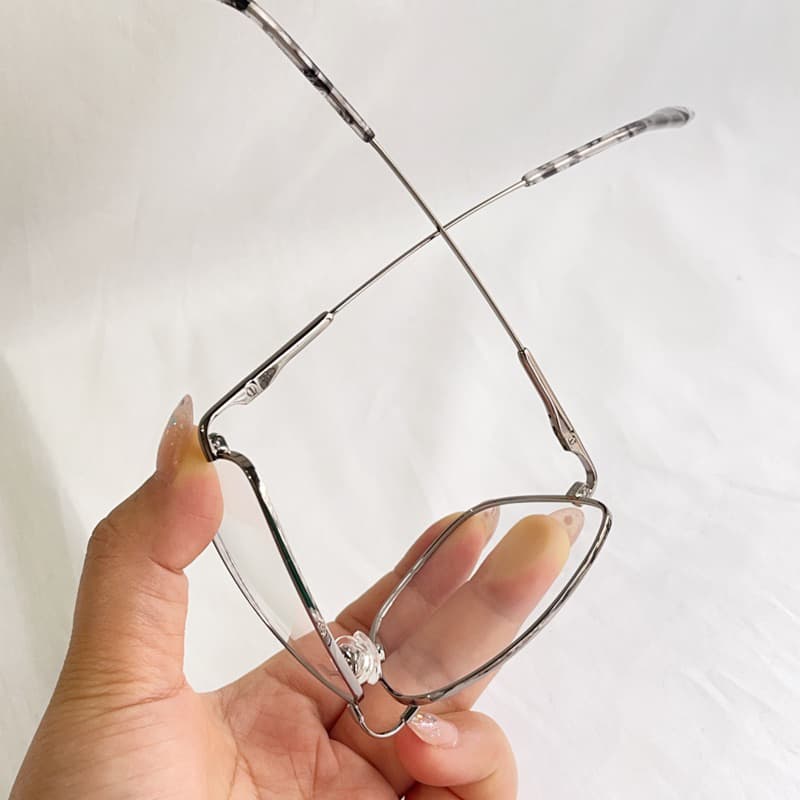 Armação de óculos Feminino titânio Inquebrável 100% Flexível / 0g leve Resistente 50023