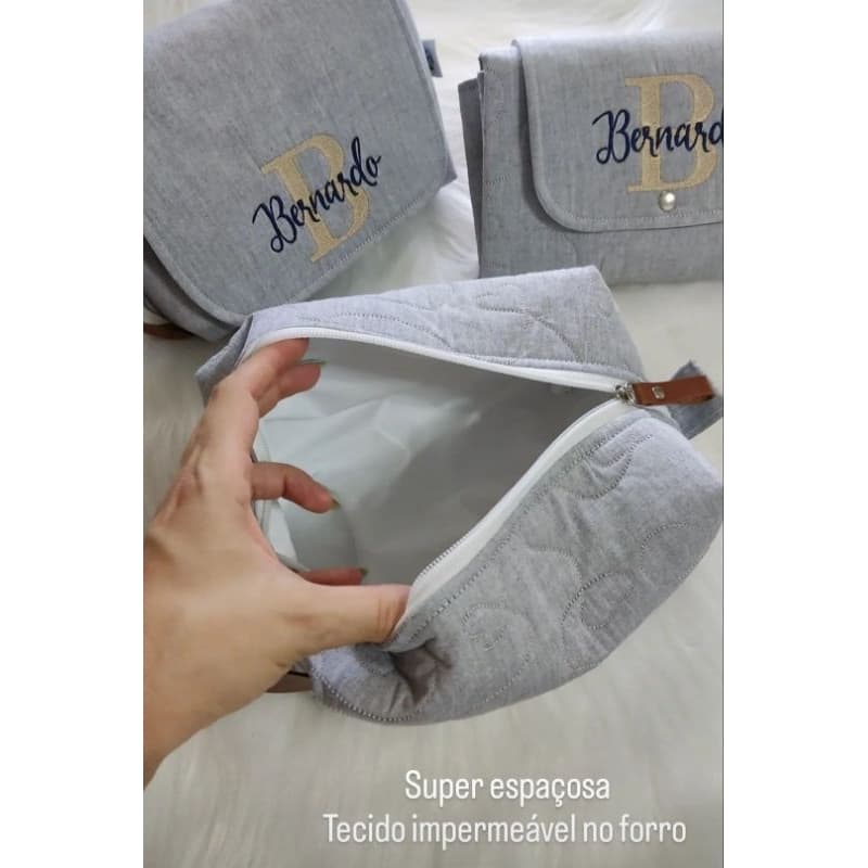 Kit bolsa porta fraldas + nécessaire box + trocador Portátil personalizado com bordado nome do bebê