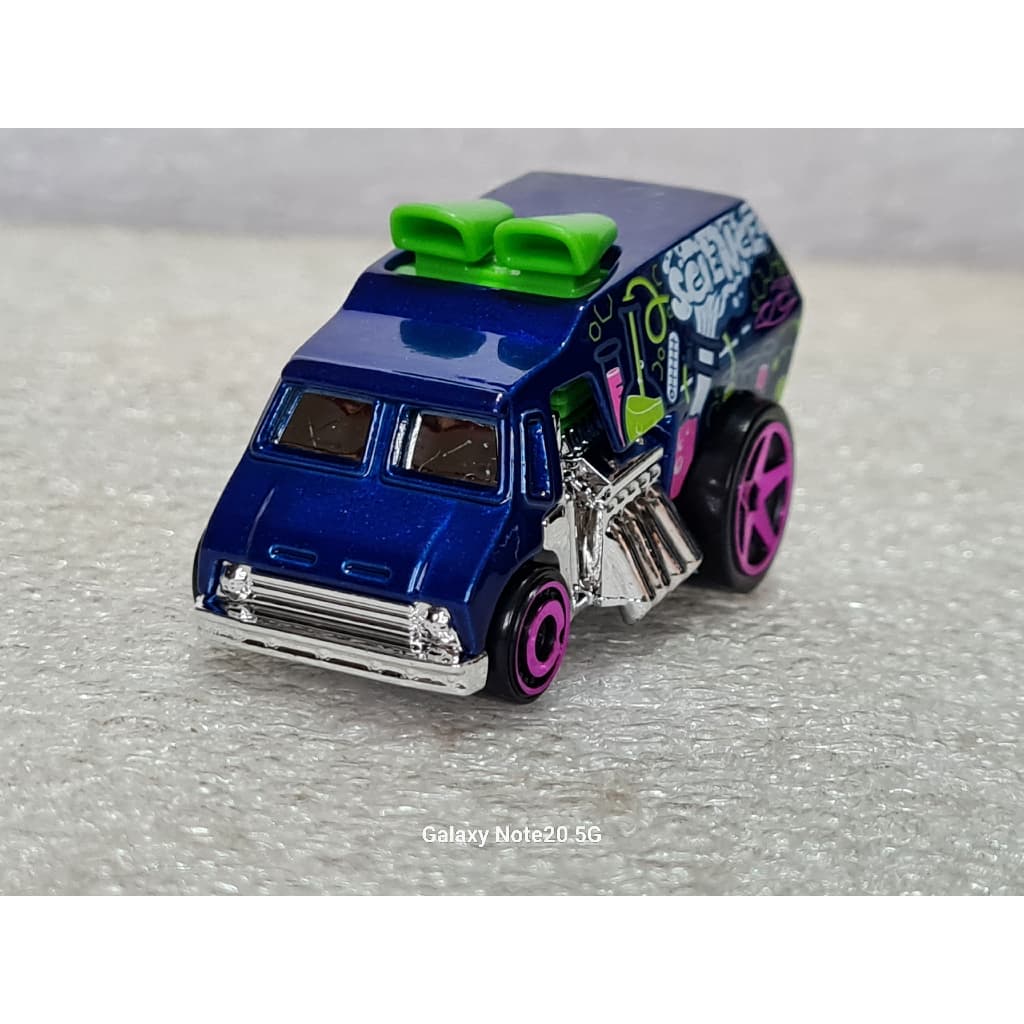hot wheels Cool one design lab  science 2023  original novo loose top
