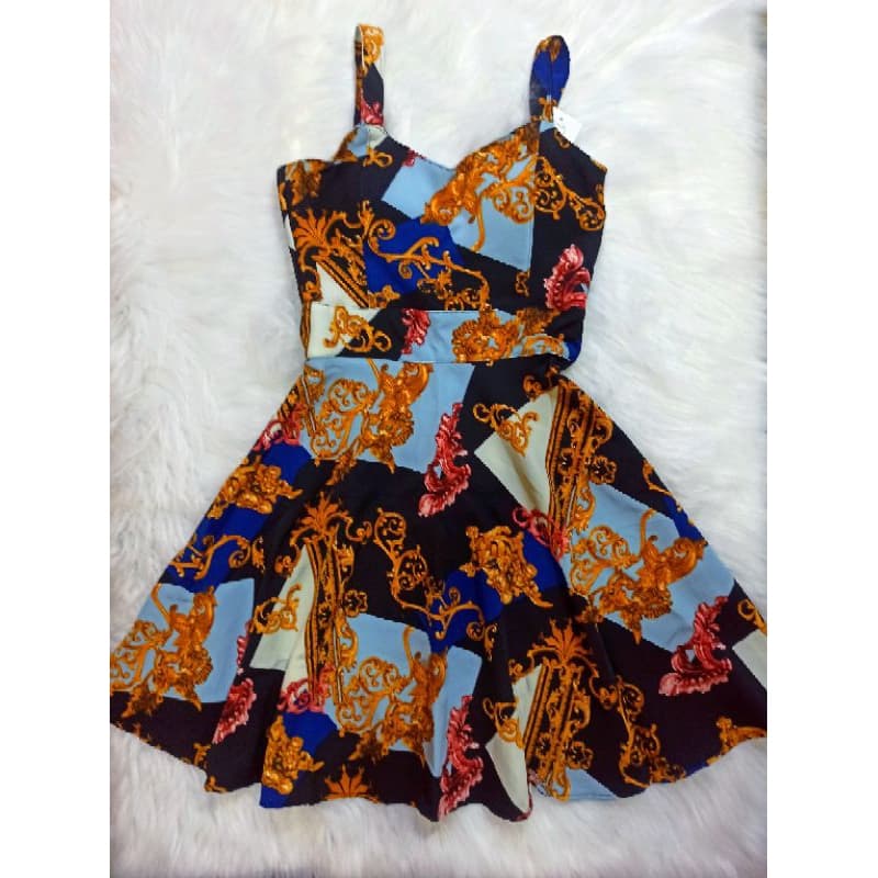 Vestido Midi de Alfaiataria de alça larga com Bojo Godê M e G