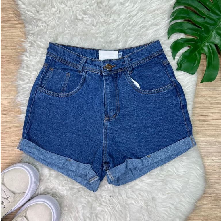 Short mom jeans cintura alta liso sem lycra