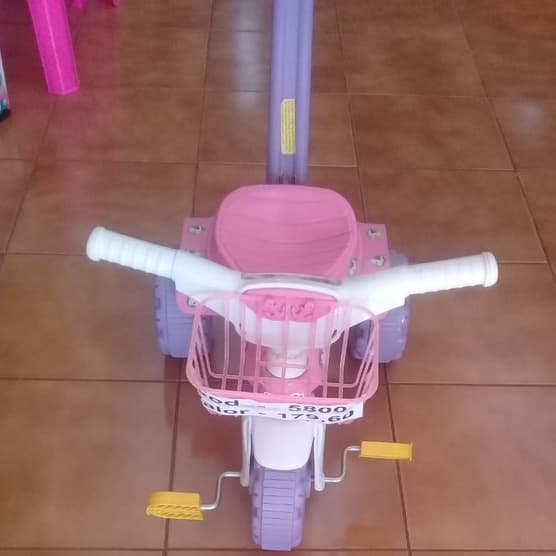 Triciclo Infantil Rosa com cestinha