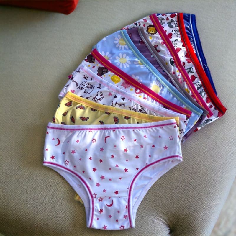 kit 5 Calcinhas Infantil Menina Moça Estampada de  Poliamida com forro de algodão