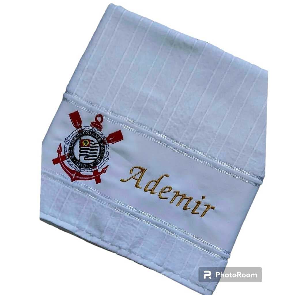 TOALHA DE BANHO BORDADA COM ESCUDO E NOME Time de sua preferência.