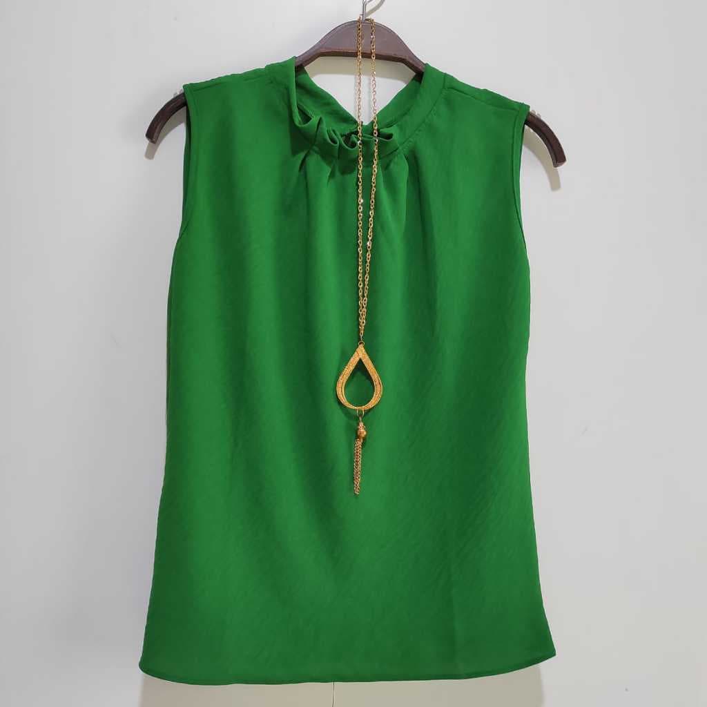 Roupas Femininas > Blusas > Camisas e Blusas