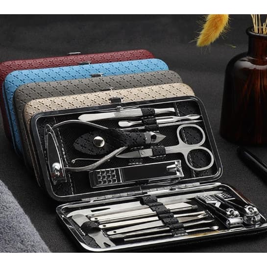 Kit Manicure Viagem - Sortido Alicate Unha Pinça kit com 19 Unidades Com Estojo