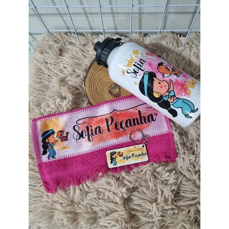 KIT VOLTA AS AULAS GARRAFINHA+ TOALHINHA + CANECA DE POLIMERO + TAG DE IDENTIFICAÇÃO