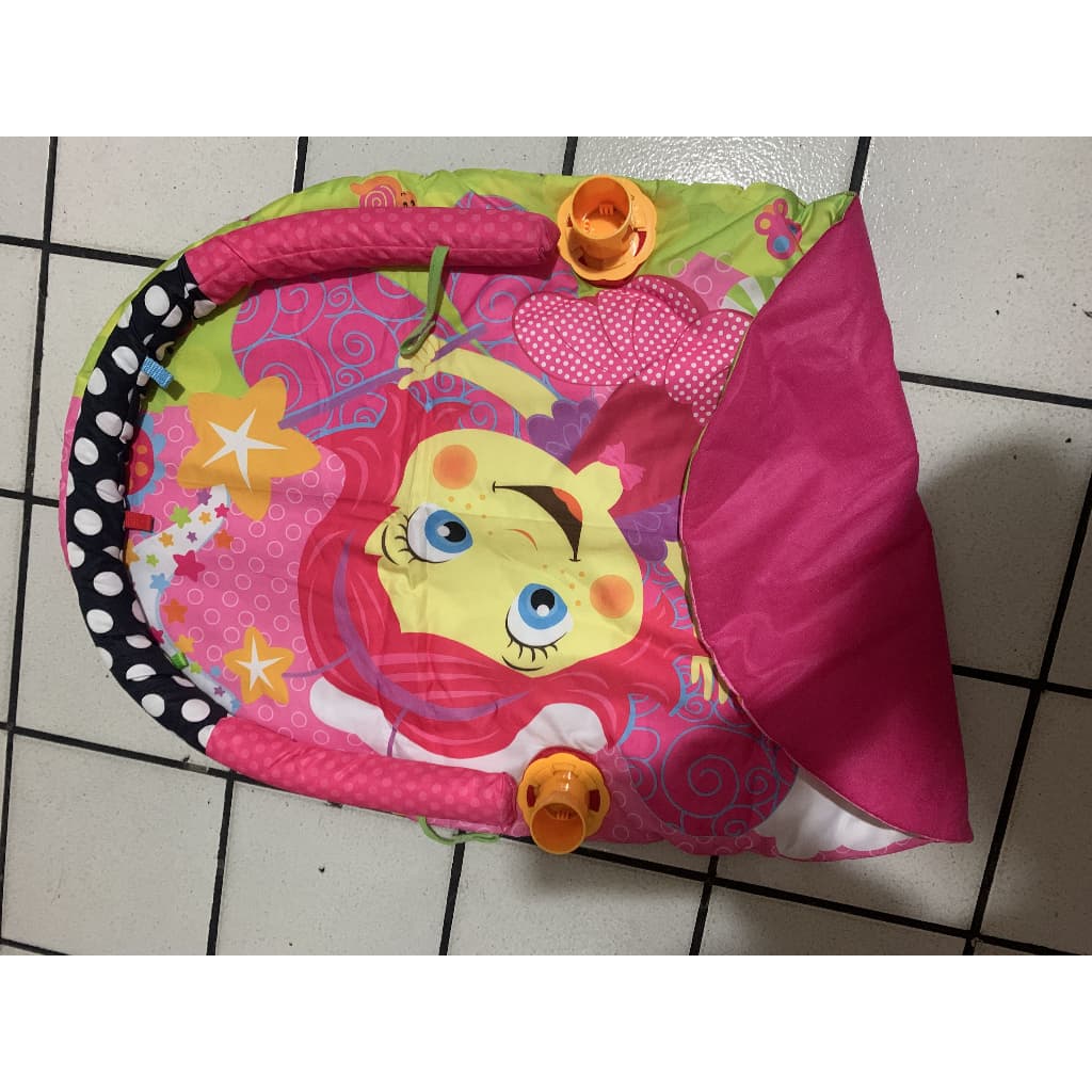 Tapete divertido para bebês, com alças para prender brinquedos, pode ser usado como trocador