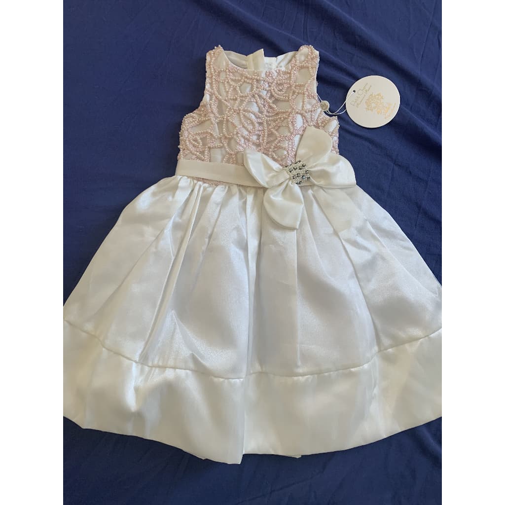 Vestido infantil bordado com pérolas luxo, branco com detalhes rosa, novo, marca Petit Cherie, tamanho 2, festa, casamento, formatura, daminha