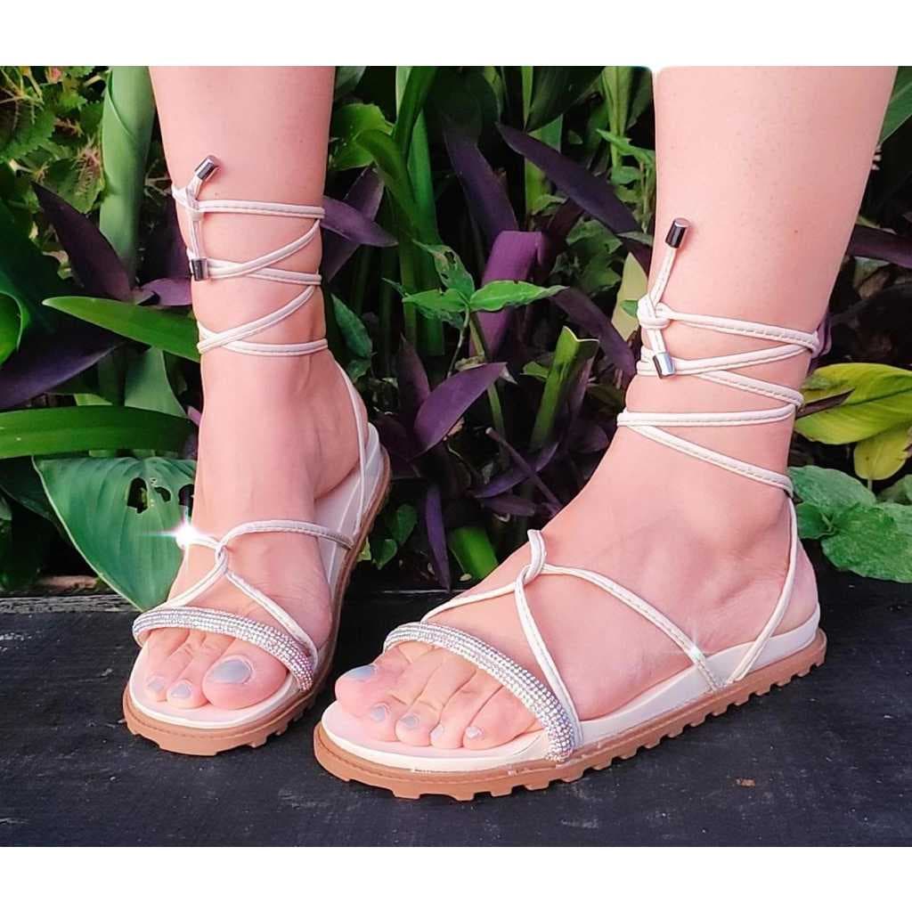 Sandália papete feminina em amarração com detalhes em strass Gladiador Birken Rasteira