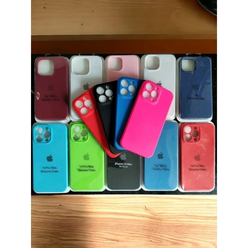 Kit Capinha e Película 3D para celular IPhone 14/14 PRO/14 PRO MAX + limpeza de tela