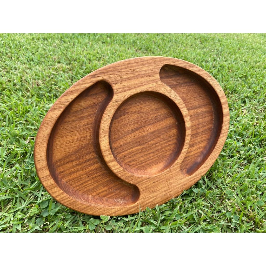 Petisqueira oval com três recipientes. Petisqueira para carnes e frios. P080