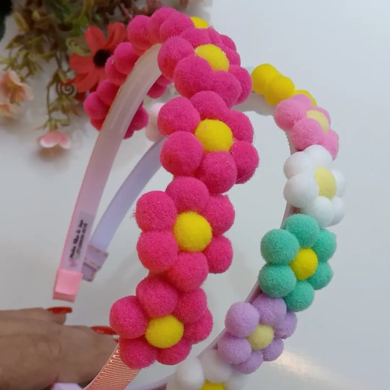 Tiara / arco infantil flor de pompom para meninas
