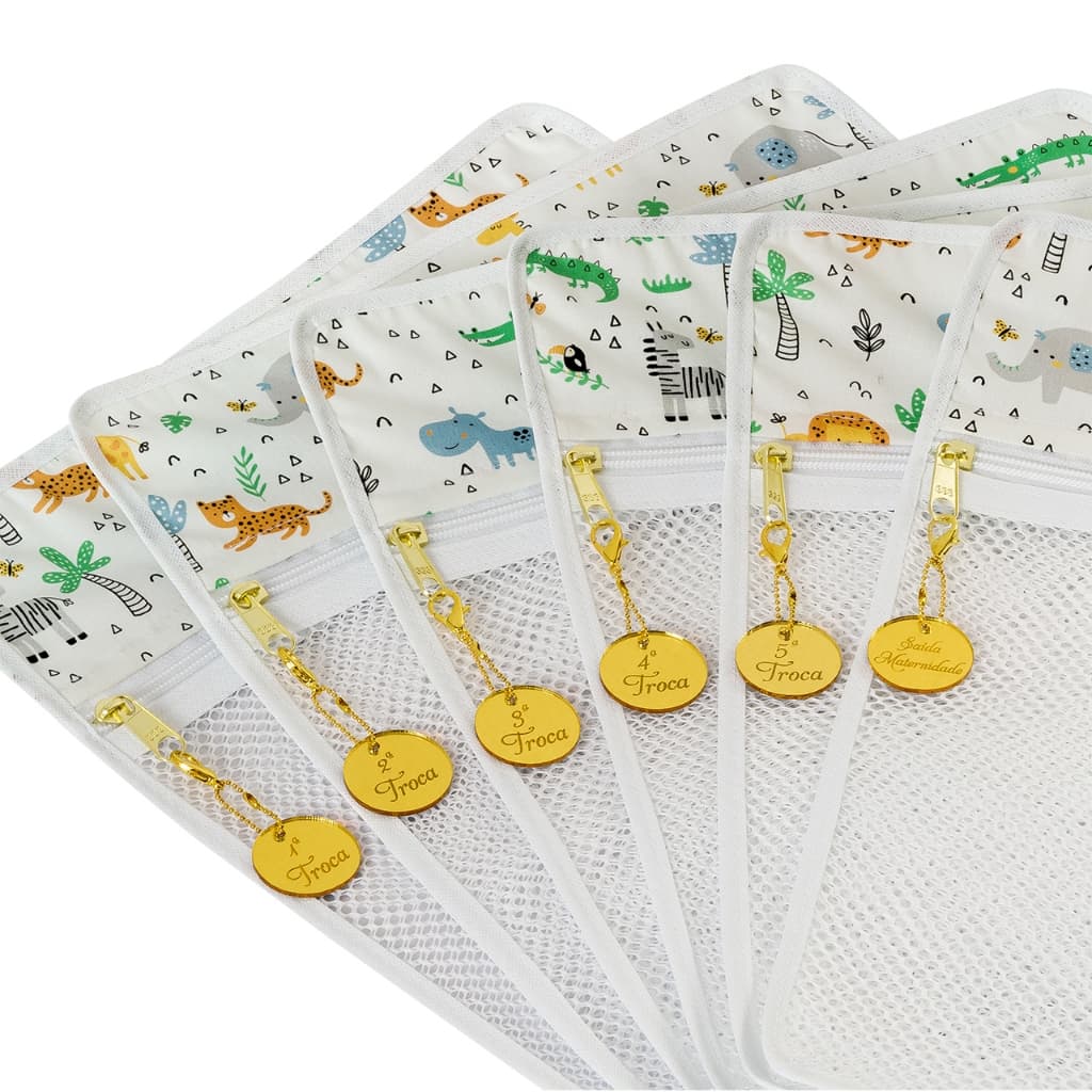 Saquinho Maternidade Organizador Kit Com 6 Unidades e 6 Pingentes Tags Dourada Indicando as Trocas