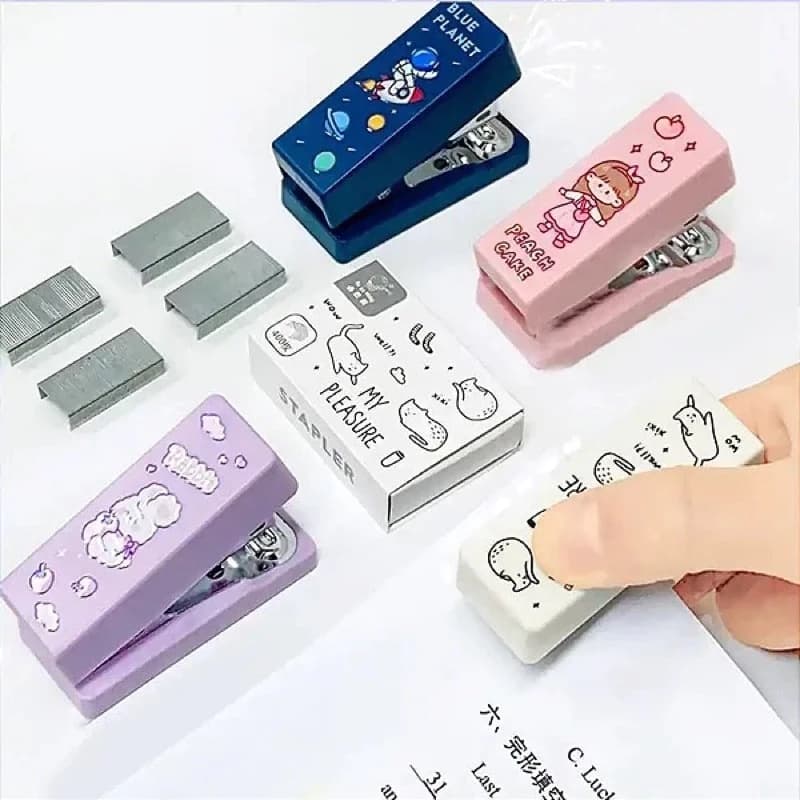Conjunto de mini grampeador com grampos