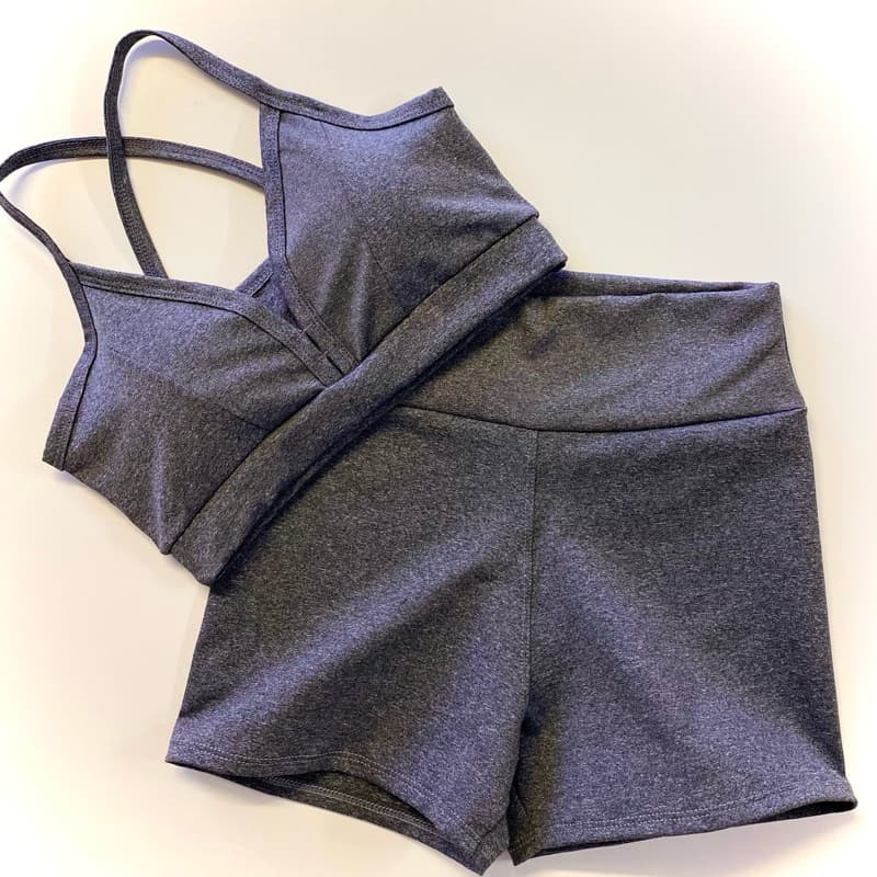Conjunto Shorts Cintura Alta e Top com entrada para Bojo Fitness Alça Cruzada Academia Suplex