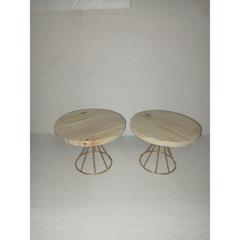 kit 2 boleira modelo Roma de 22cm dourado feito em ferro e pinus crú