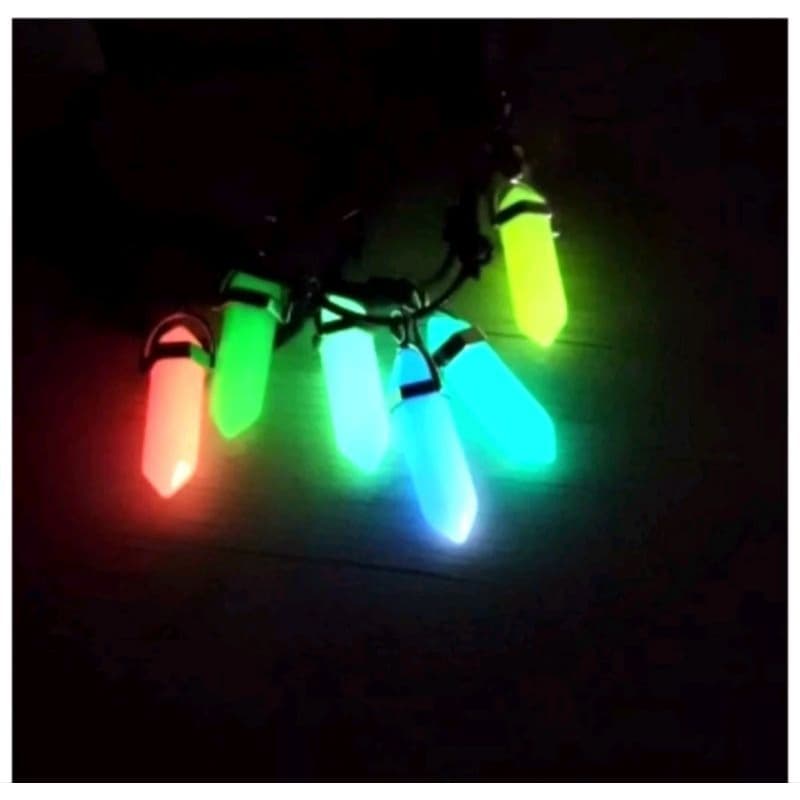 Kit 4 Colar Pedra da Lua Fluorescente pedra Hexagonal Ajustável Brilha no Escur
