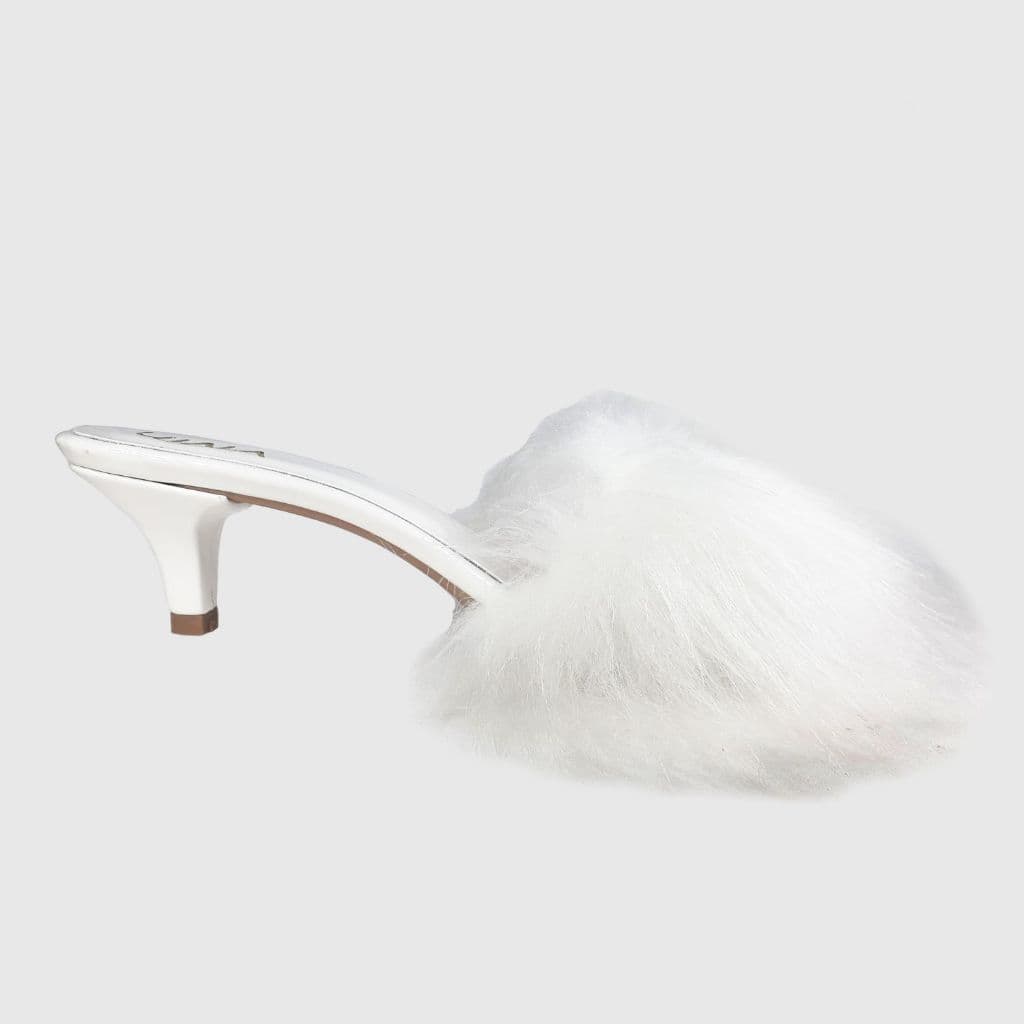 Tamanco de Pelo com salto gatinho