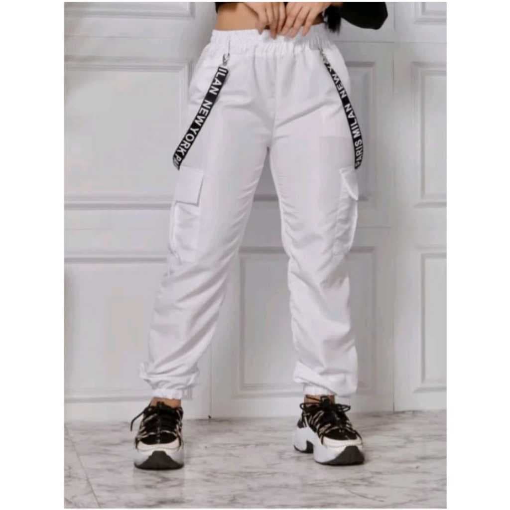 Calça Cargo Tactel Suspensório Jogger Bolsos Laterais Feminina Unissex Estilo Urbano Moda Casual