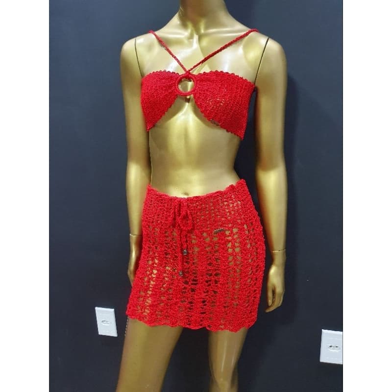 Conjunto de praia feito em Crochê. Lindas roupas de Crochê Tendência de verão moda praia