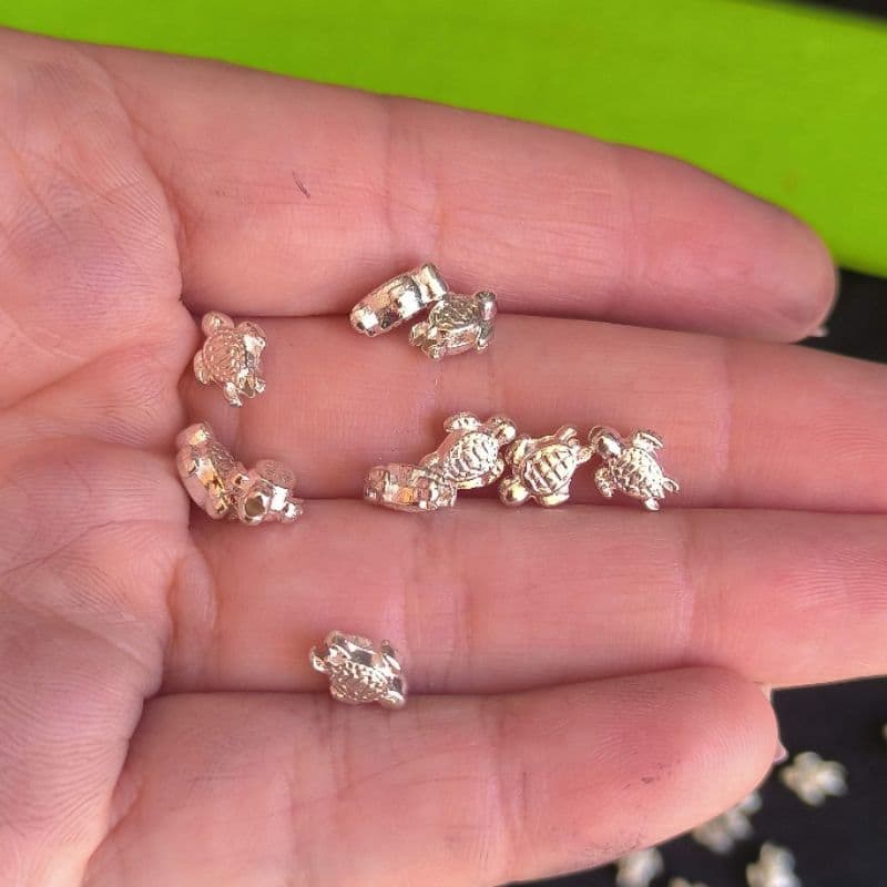Pingente Mini TARTARUGA Entremeio Miçanga Metal/Liga de Zinco PRATA 5 peças Artesanato Verão Moda Praia Macramé