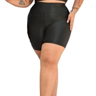 Short legging Plus Size academia esporte lazer - Preto