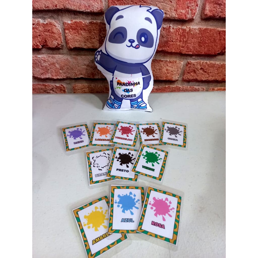 Boneco almofadinha com bolso Pandinha das cores