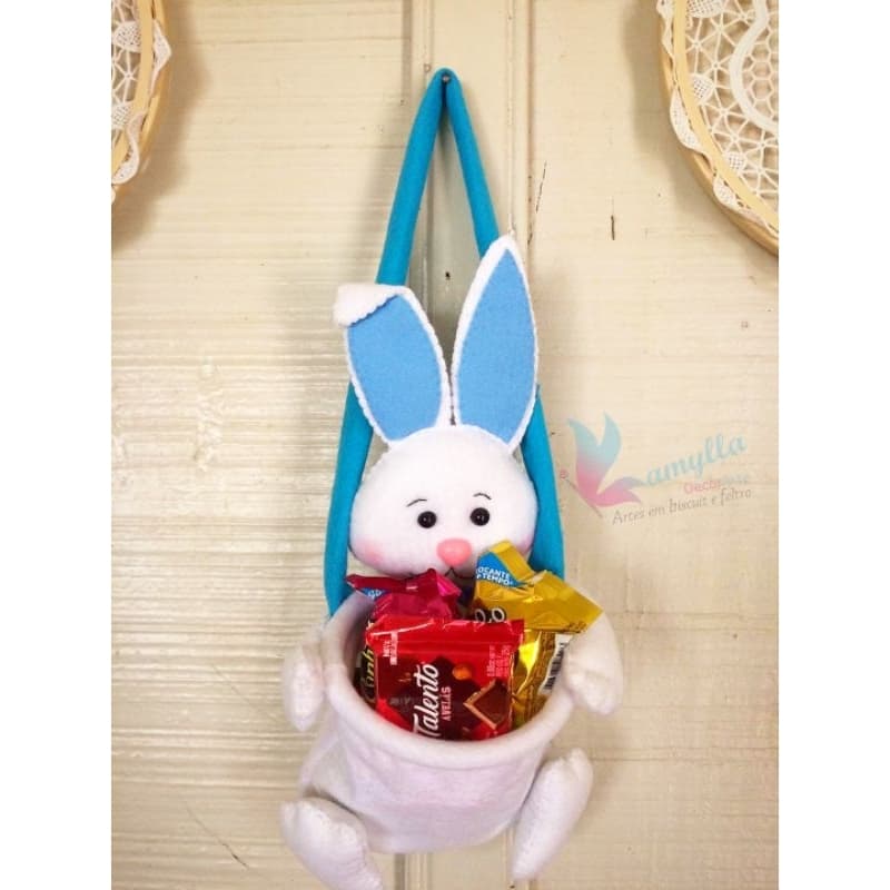 Coelhos de Páscoa em feltro para decoração