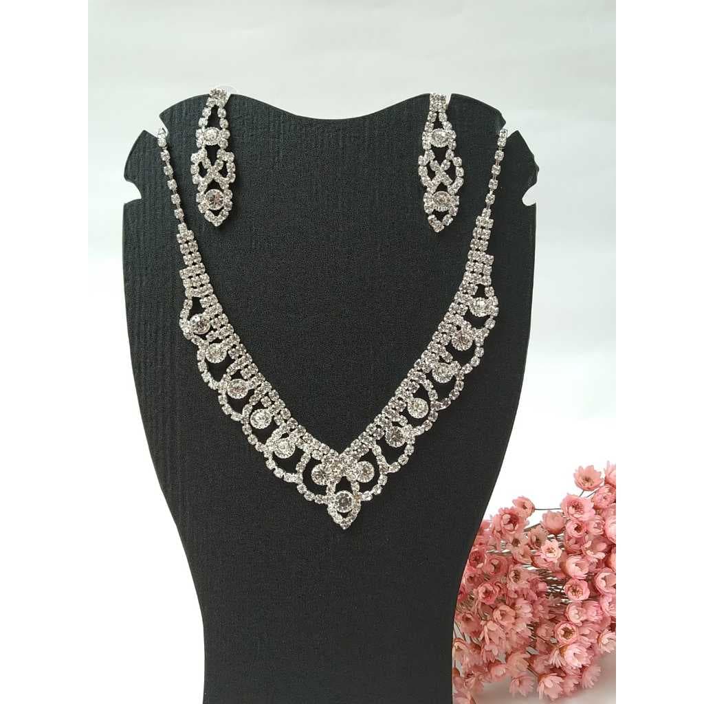 COLARES LINHA LUXO NOIVAS, MADRINHAS, DEBUTANTES, FORMANDAS...