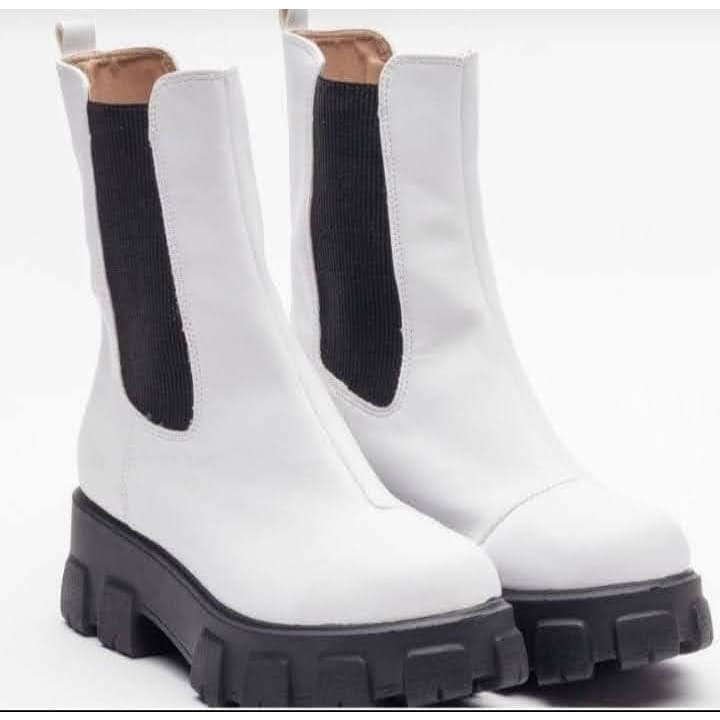 Bota Feminina Coturno Tratorado Chelsea Promoção