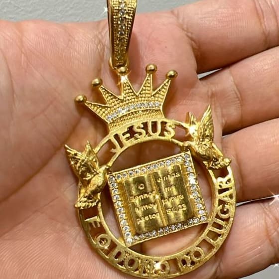 PINGENTE MOEDA ANTIGA FÉ JESUS É O DONO DO LUGAR CORAÇÃO TUDO NO SEU TEMPO NAS MÃOS DE DEUS