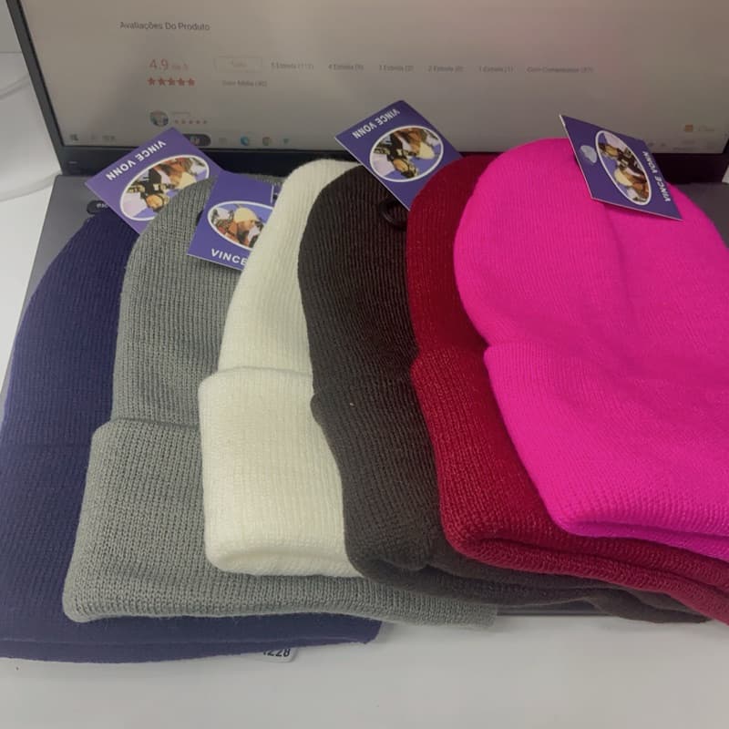 Touca Lisa Adulto Unissex Básica Gorro Lã  Inverno Frio 100% acrílico