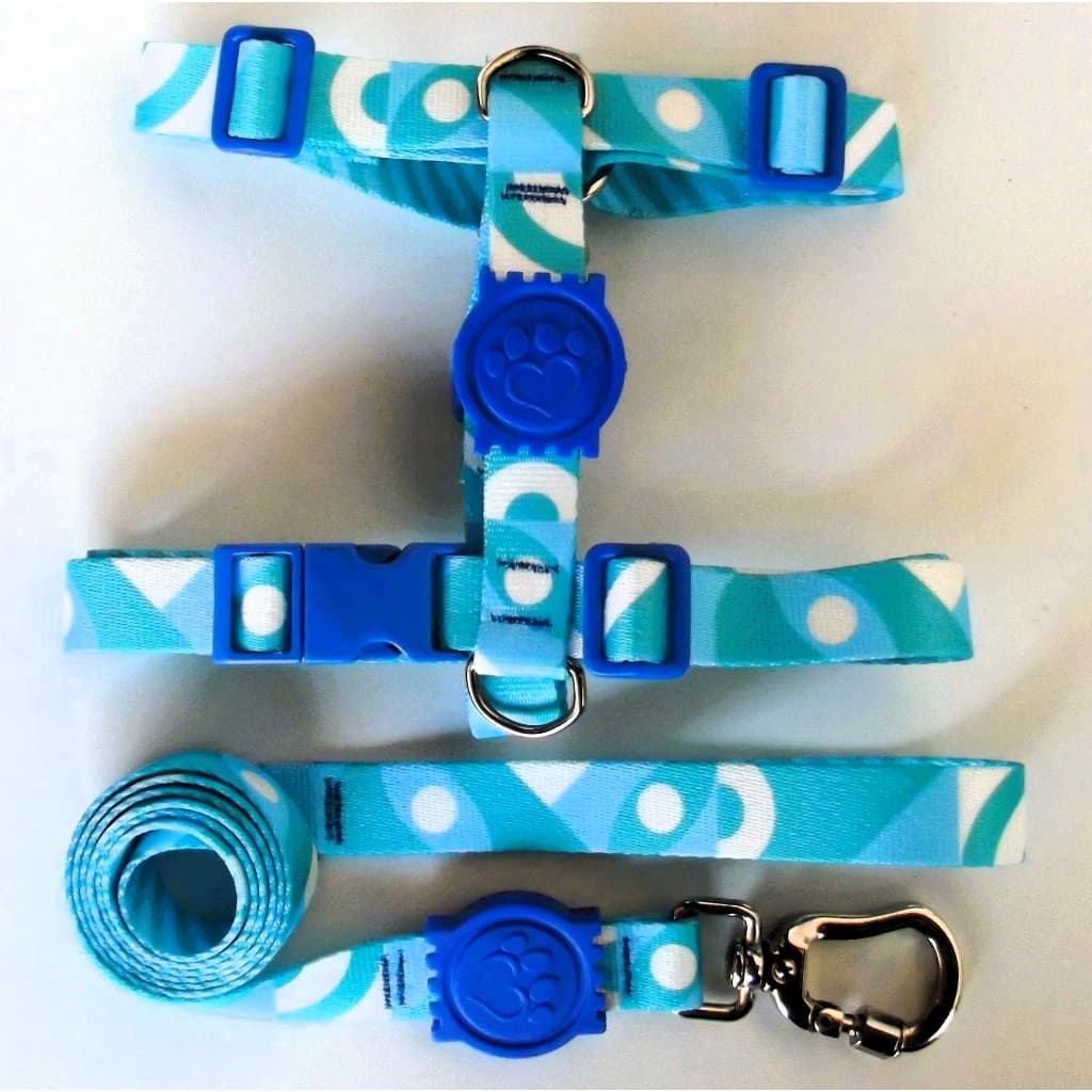 Peitoral H Anti-puxão azul tricolor para cachorro