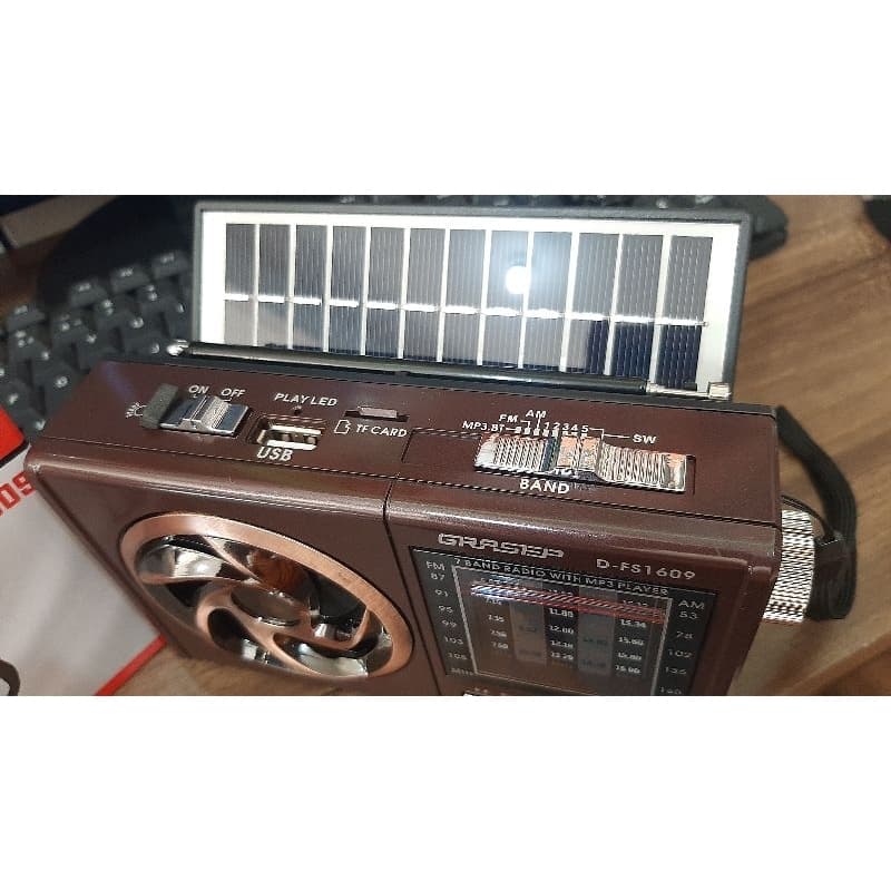 Rádio Solar Com Led AM E FM Completo