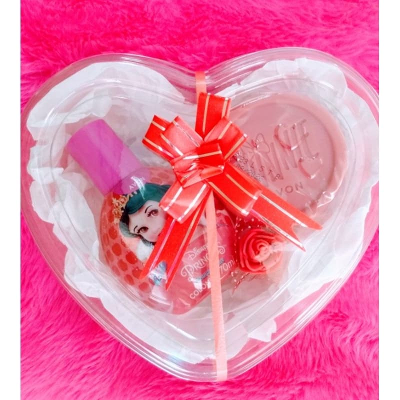 Loçao perfume infantil menino e menina, na caixa coração decorada