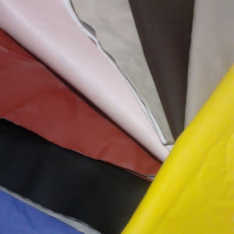 1 kl RETALHOS DE COURINO PARA TAPETES COLORIDOS  10 a 40 Cm.