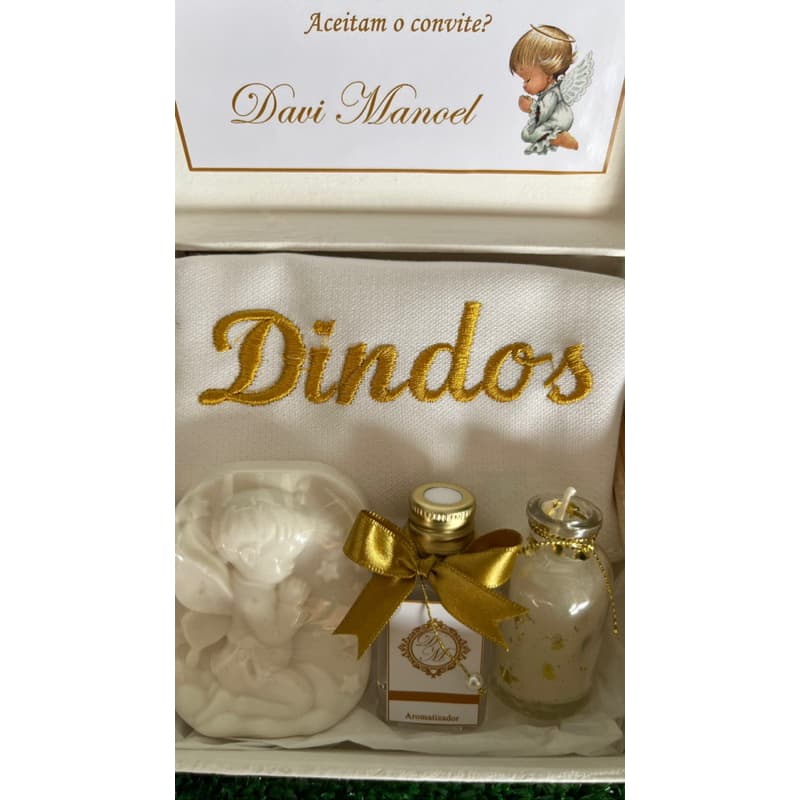 4 caixas convite agradecimento padrinhos de batizado batismo representacao e consagração personalizada com vela aromática aromatizador toalha bordada e sabonete anjo